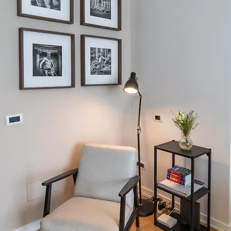 Sunny Monteverde Escapes Róma