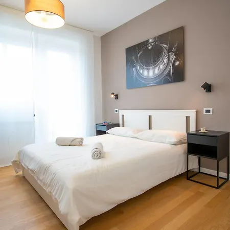 Sunny Monteverde Escapes * Róma